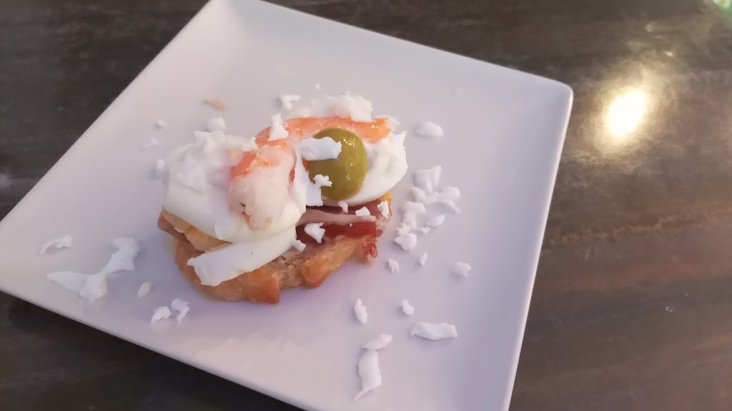 Bar Pegaso — Comida y bebida