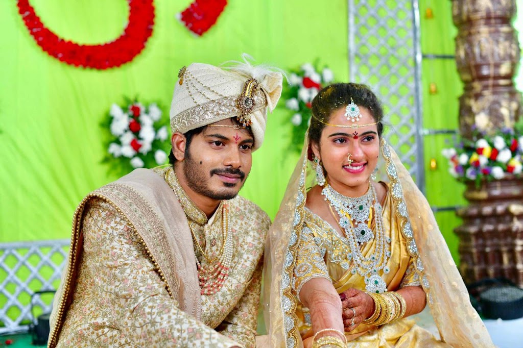 Lahari Beauty Parlour A C