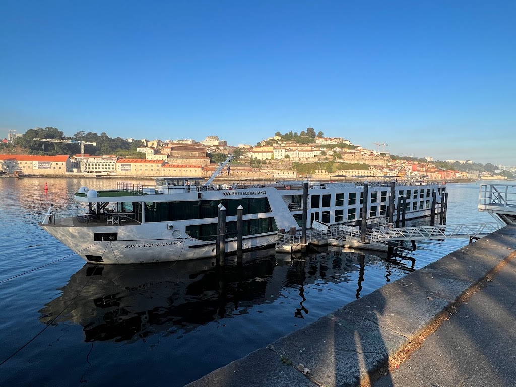 Emerald Radiance em Porto
