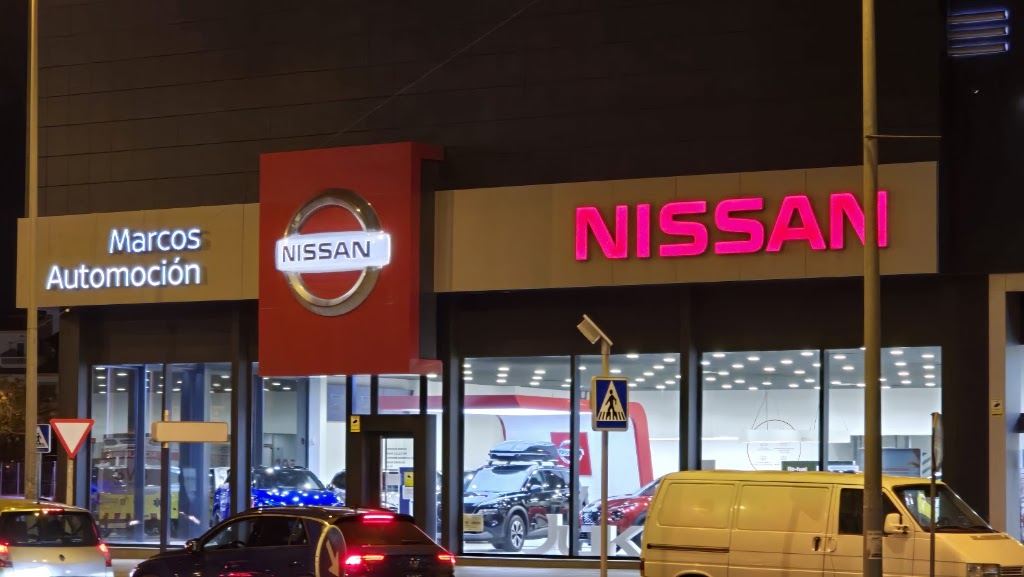 Concesionario Oficial Nissan — Automovil