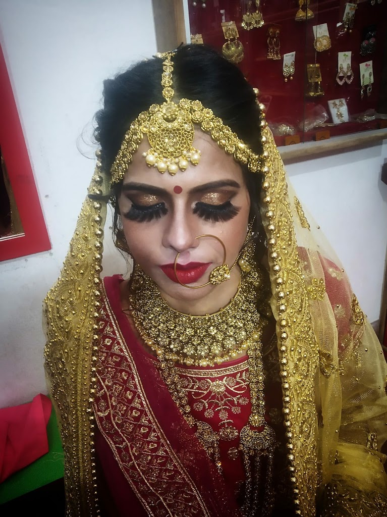 Divyashree Ladies Beauty Parlour And Ladies Corner