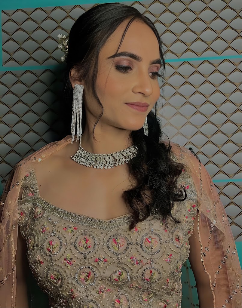 Kritika Attri Makeovers Beauty Salon And Academy