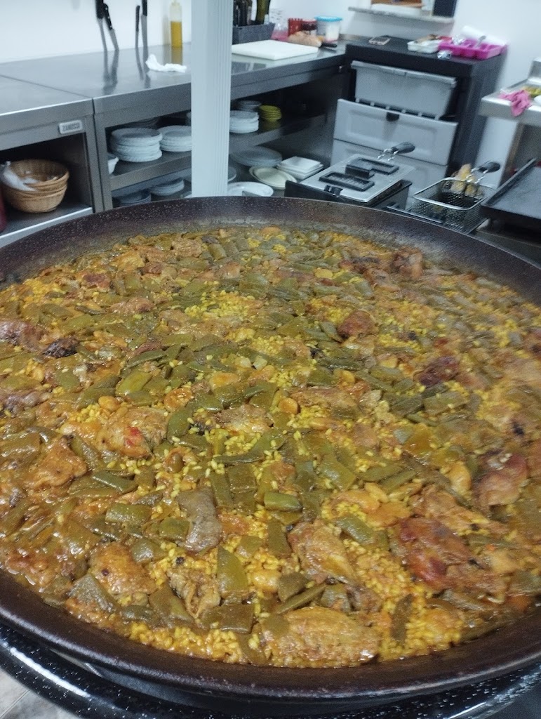 Bar Tu Rincon — Comida y bebida