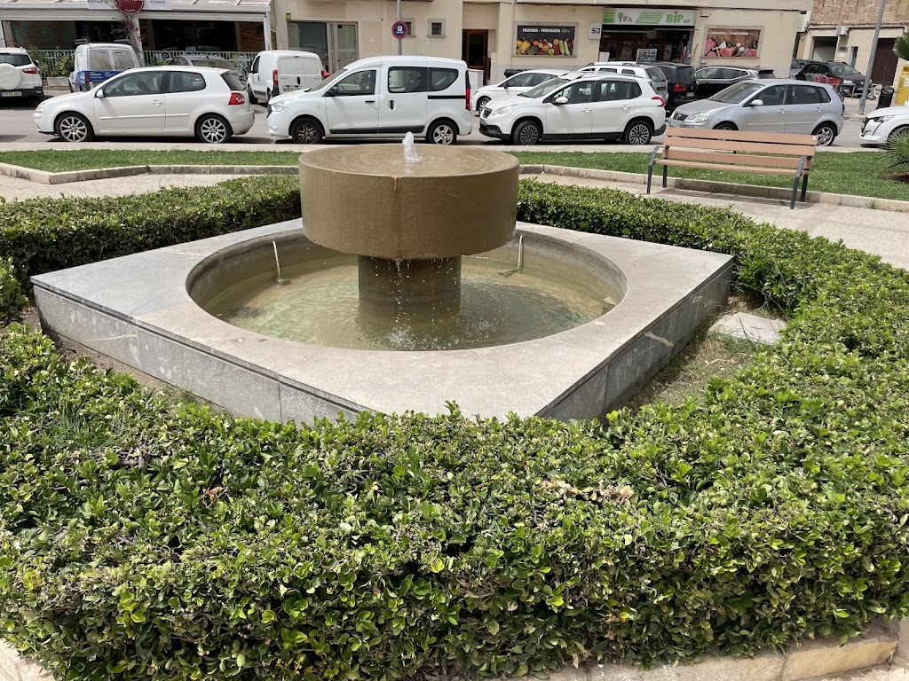 Plaza/parque con fuente