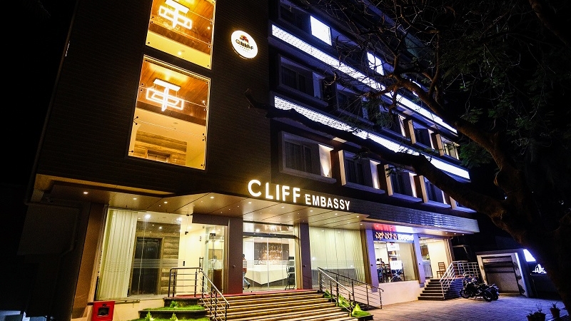 Cliff Embassy Banquet And Suites