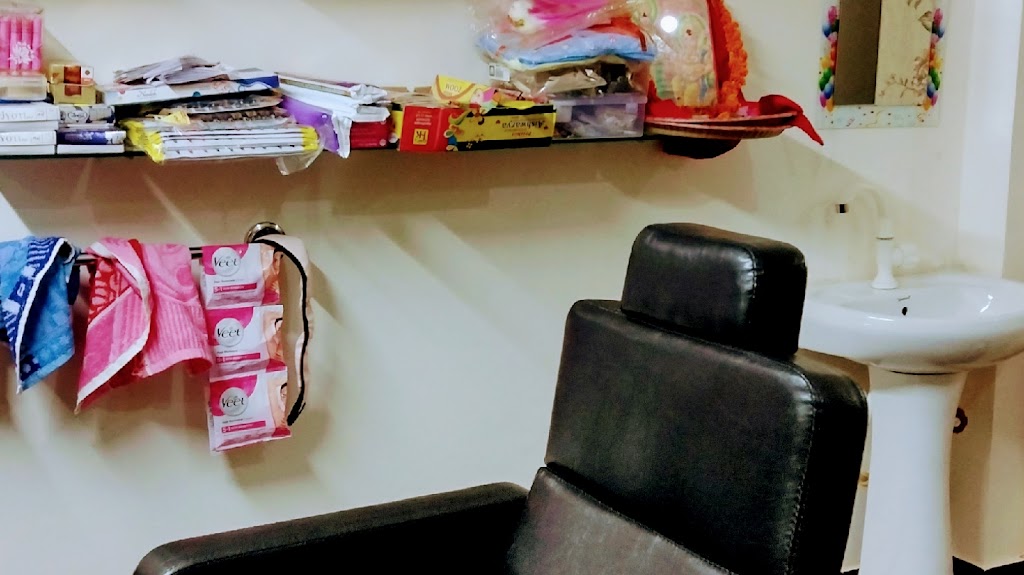 Dulhan Beauty Parlour And Cosmatic Store All In One