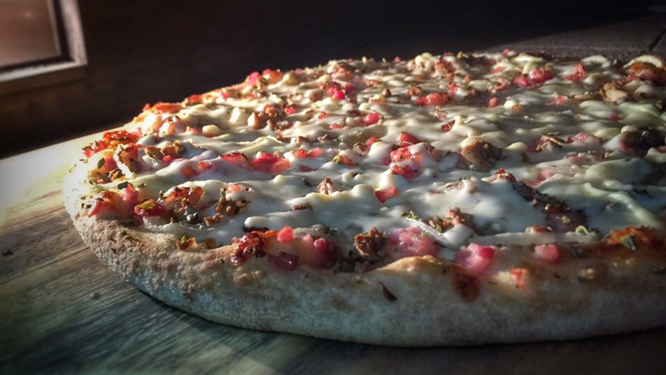 Pizzeria Homers — Comida y bebida