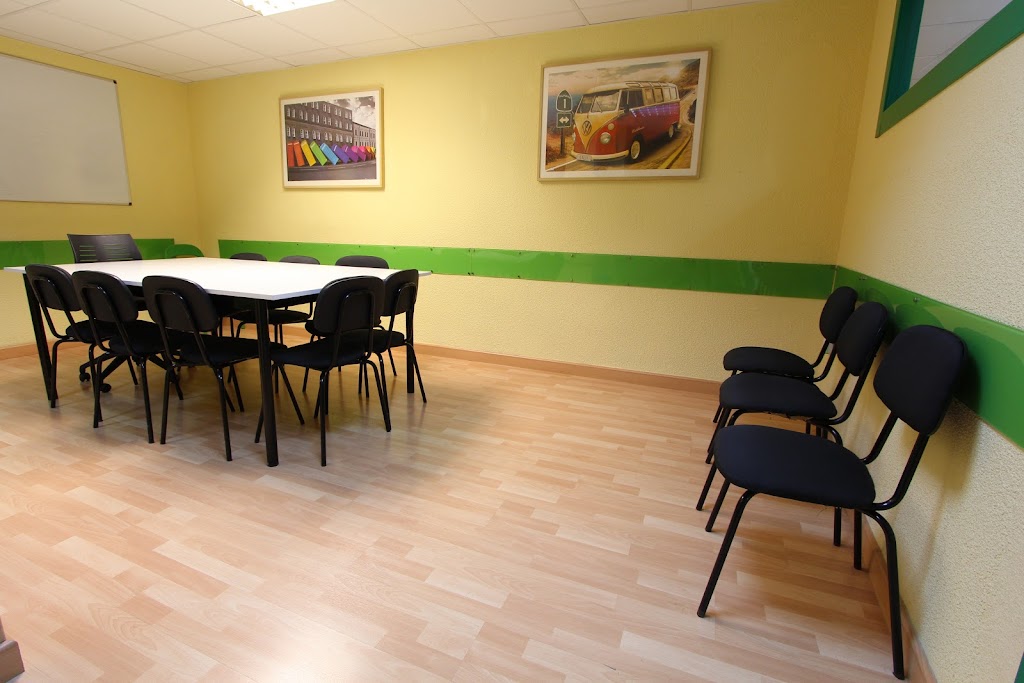 Fluency Idiomas. Academia de ingles. Alcantarilla.