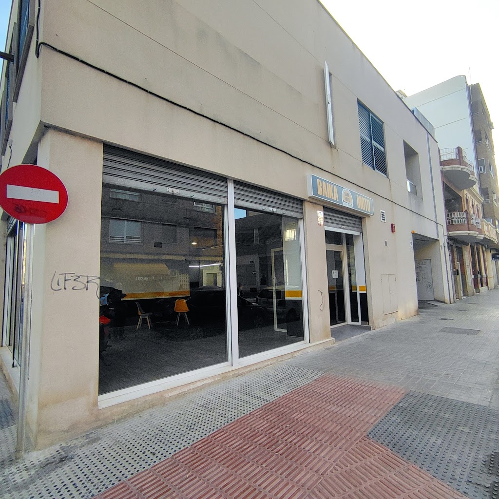 Baika Moto Valencia | Taller de reparacion y venta | Agente Honda, Kawasaki y Kymco
