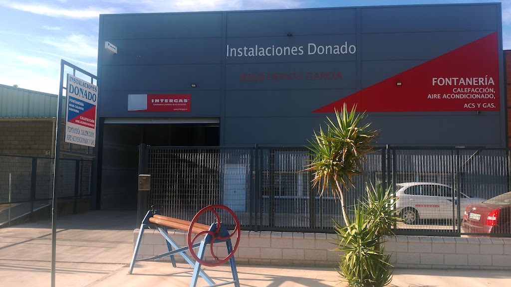 Instalaciones Donado — Exterior