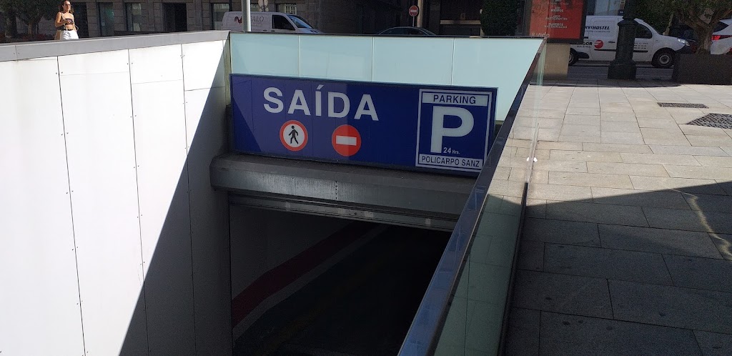 Salida Parking Rua Pontevedra