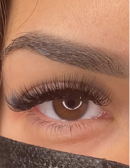 Leontina's Lashes