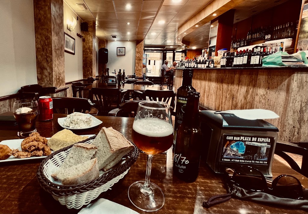 Cafe Bar Espana — Comida y bebida