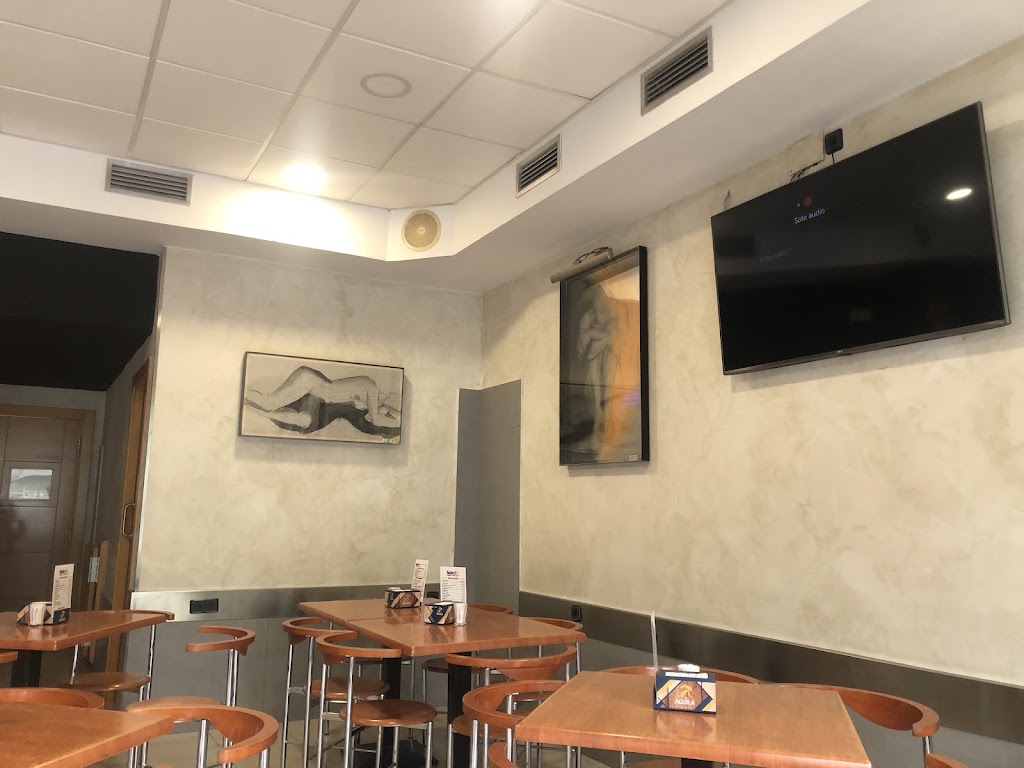 Bar Cafeteria Banei — Ambiente