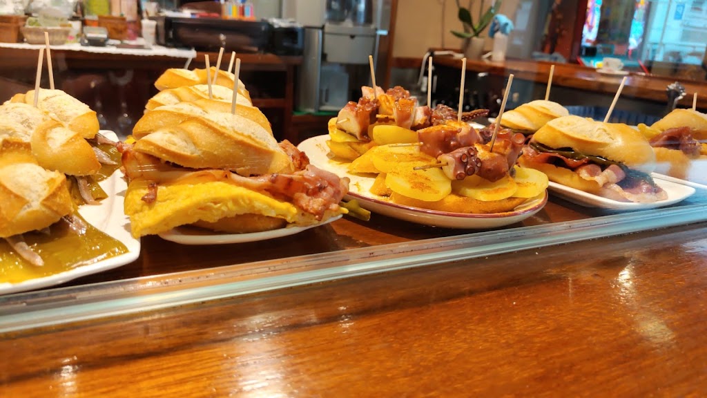 Bar Aldapa Hernani — Comida y bebida