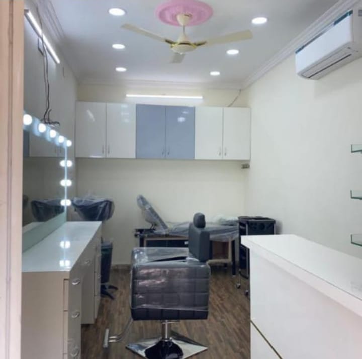 Harini Beauty Parlour