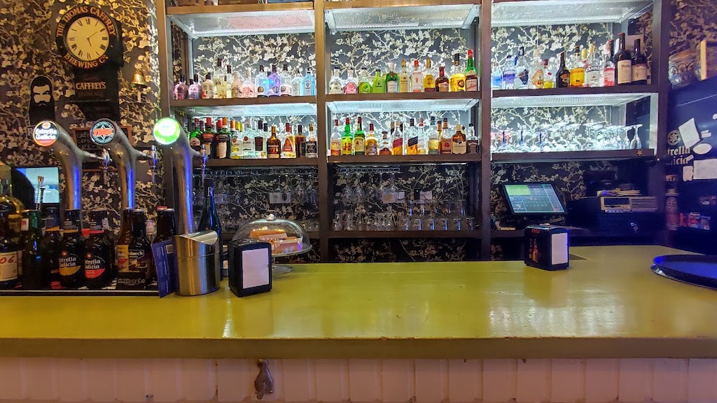 La Buhardilla Gastrobar — Ambiente