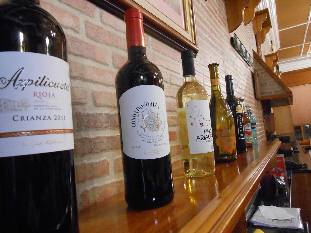 Cafe Bar Dolar — Comida y bebida