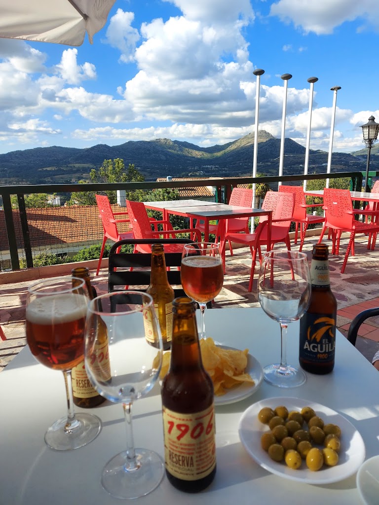 Bar Everest — Comida y bebida