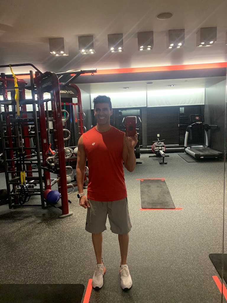  Joey - Master Personal Trainer