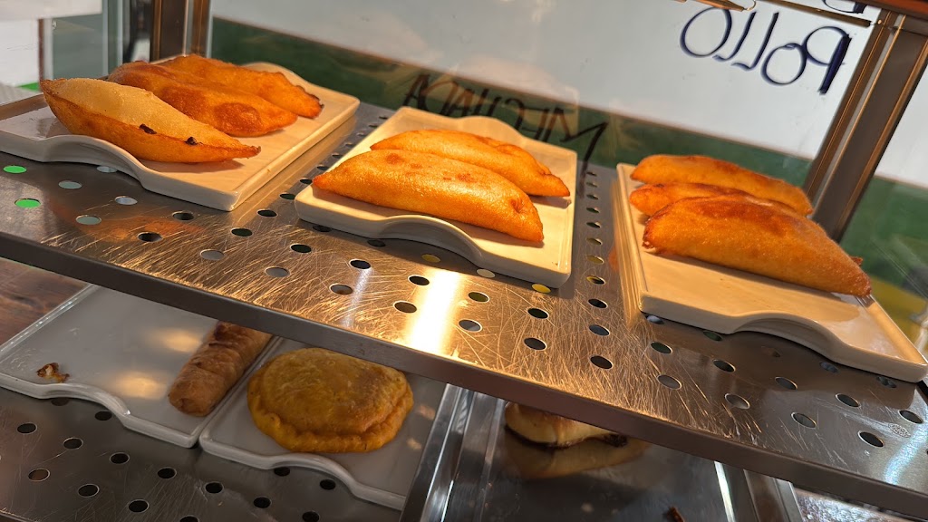 Calela Bakery — Comida y bebida