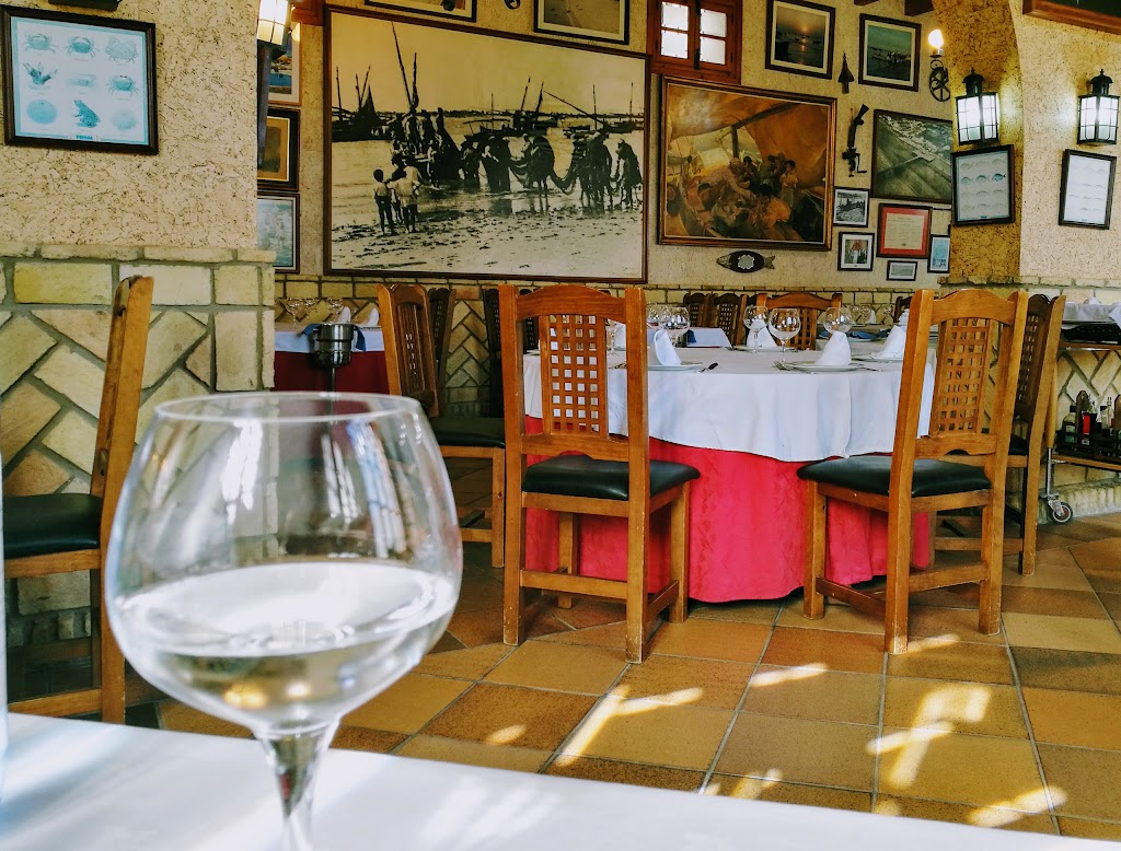 Casa Bigote — Comida y bebida