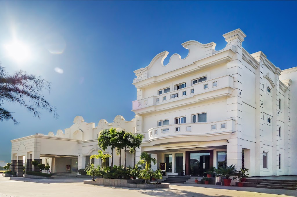 Hotel Ananya Regency Gateway To Corbett