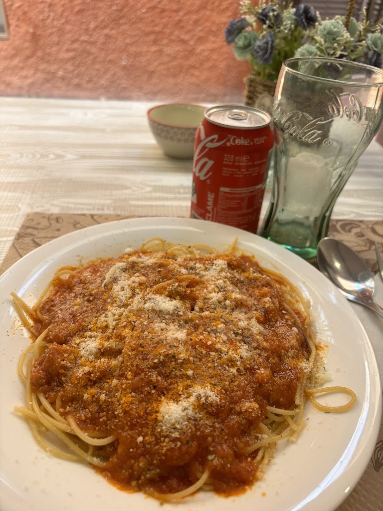 Bar restaurante lo de Tony — Comida y bebida