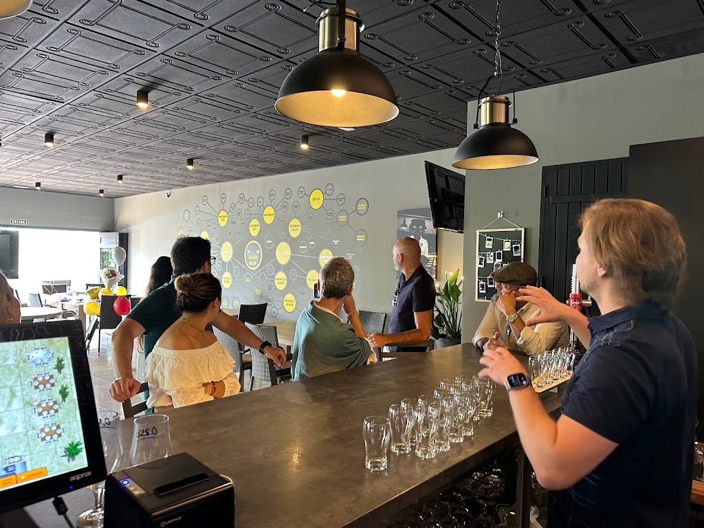 NED Craft Beer & Food Bar Restaurant Pub — Ambiente