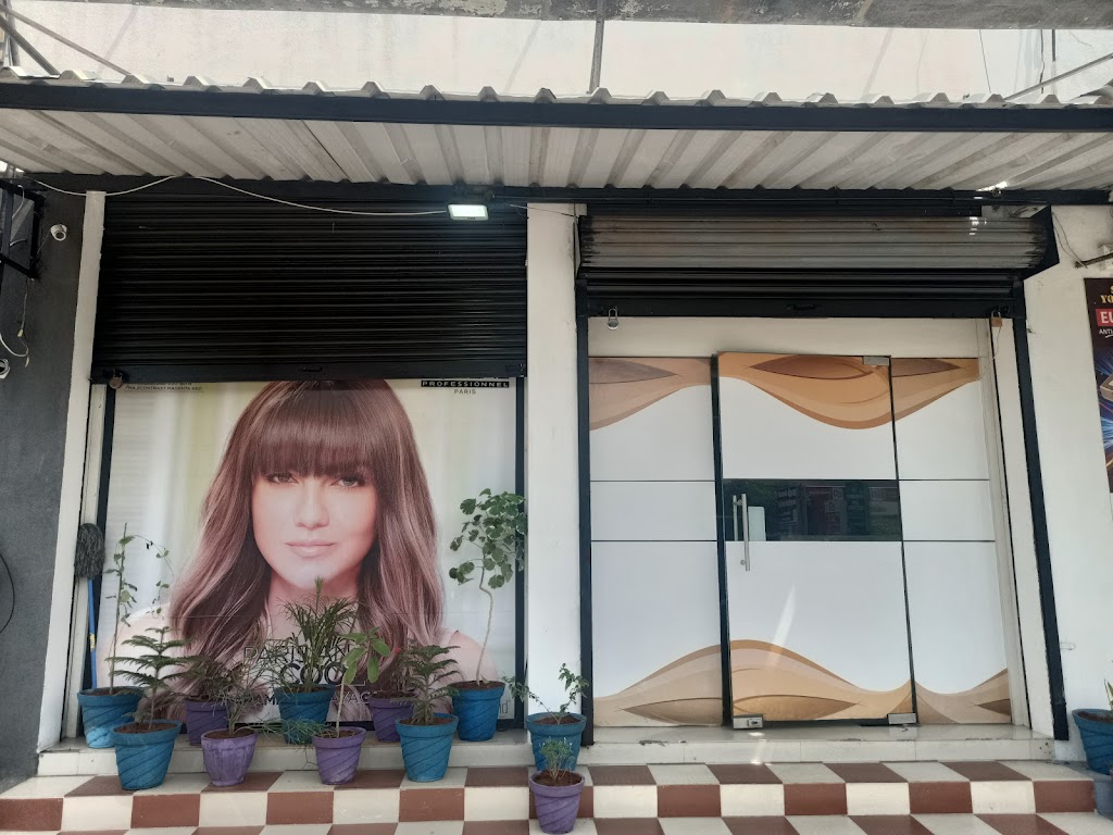 Movinge Edge Premium Women S Salon Bridal Studio