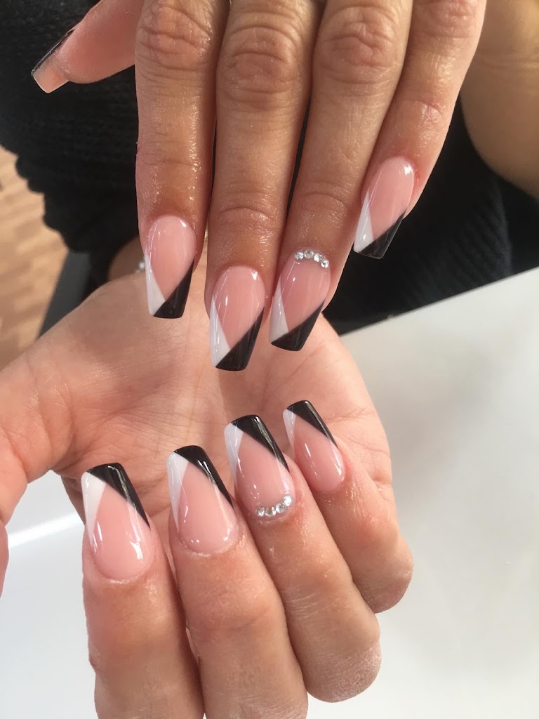 Linda nails mijas ( salon de unas vietnamitas )