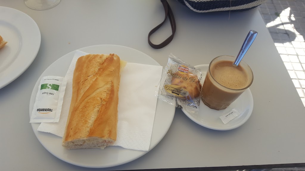 Cafeteria El Trineu — Comida y bebida