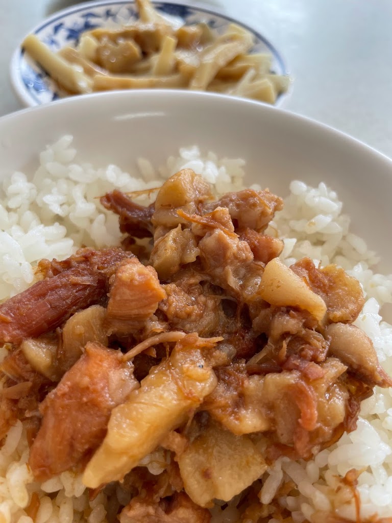 石斑肉燥飯 的照片