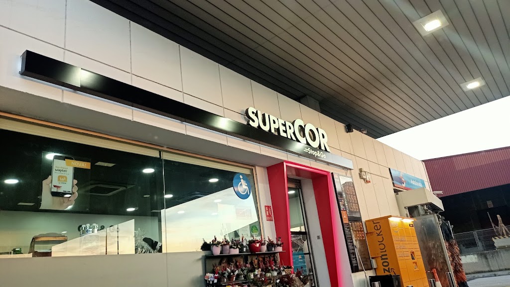 Estacion de Servicio Repsol — Exterior