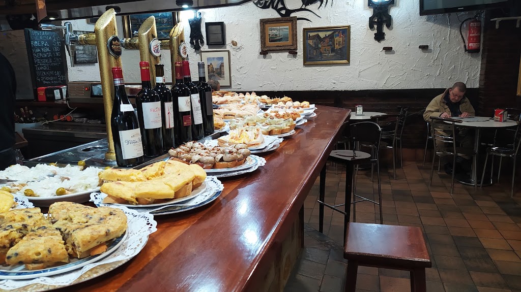 Bar Irrintzi — Comida y bebida