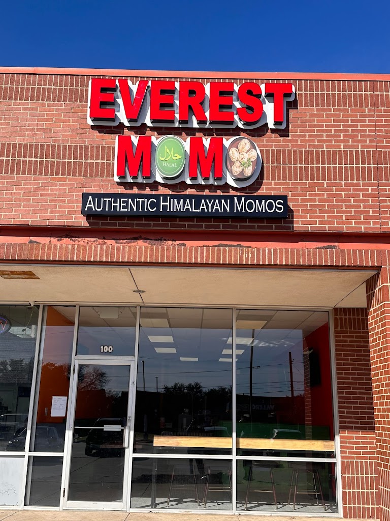 Everest Momo