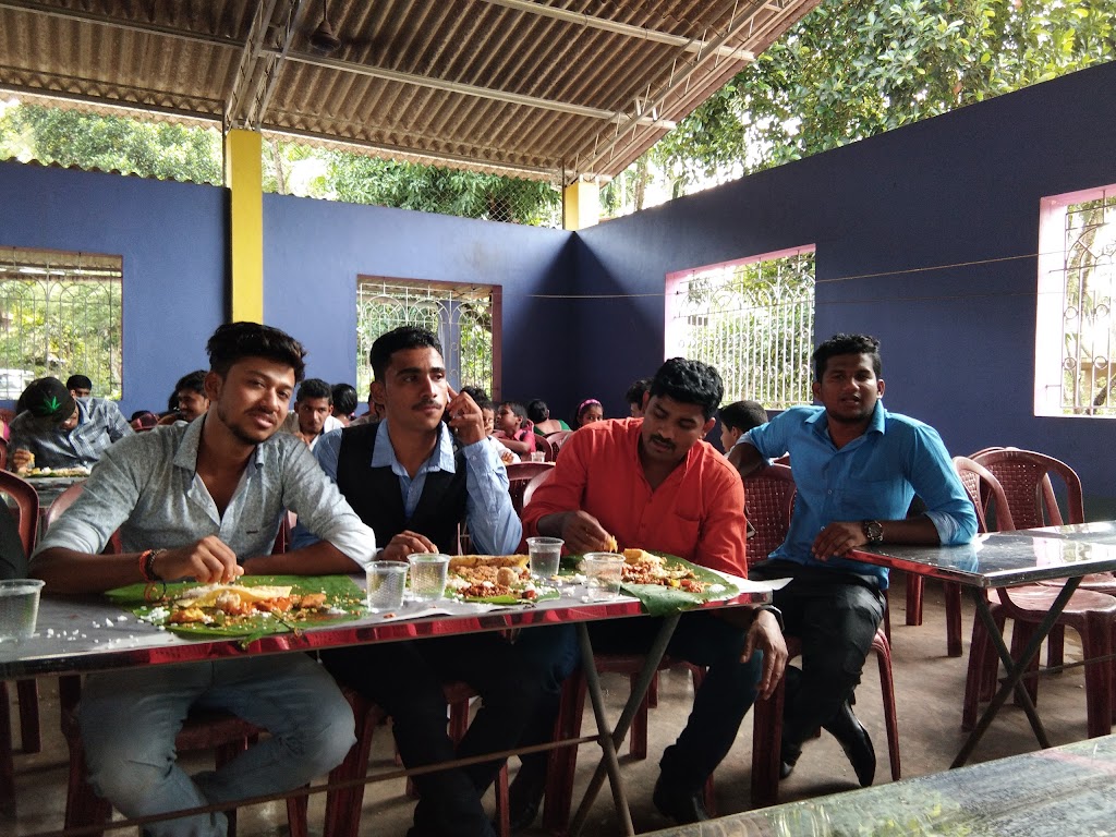 Hotel Srinivasa - Restaurant in Murudeshwar