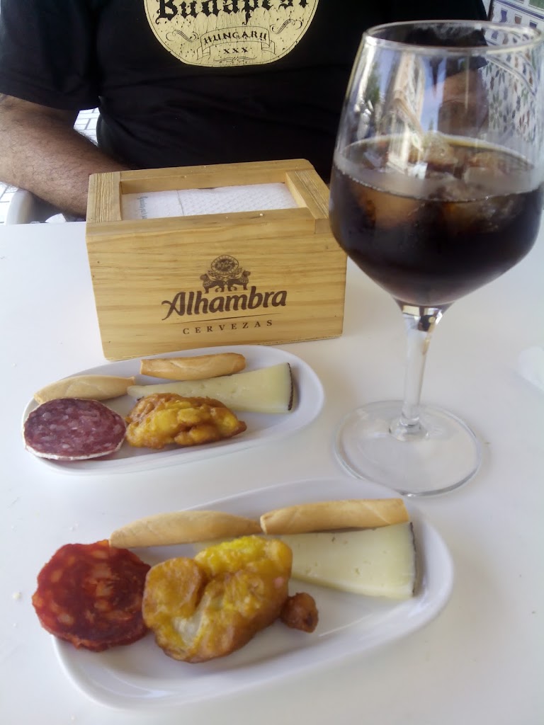 Bar Miguel Diaz — Comida y bebida