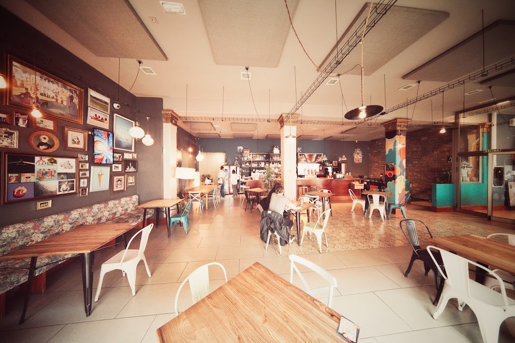 Restaurante Dios los cria... y el viento los amontona