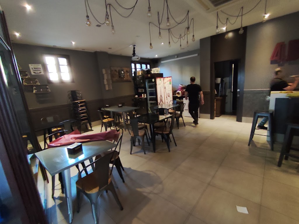 4 Bocas -Taperia-Bar — Ambiente