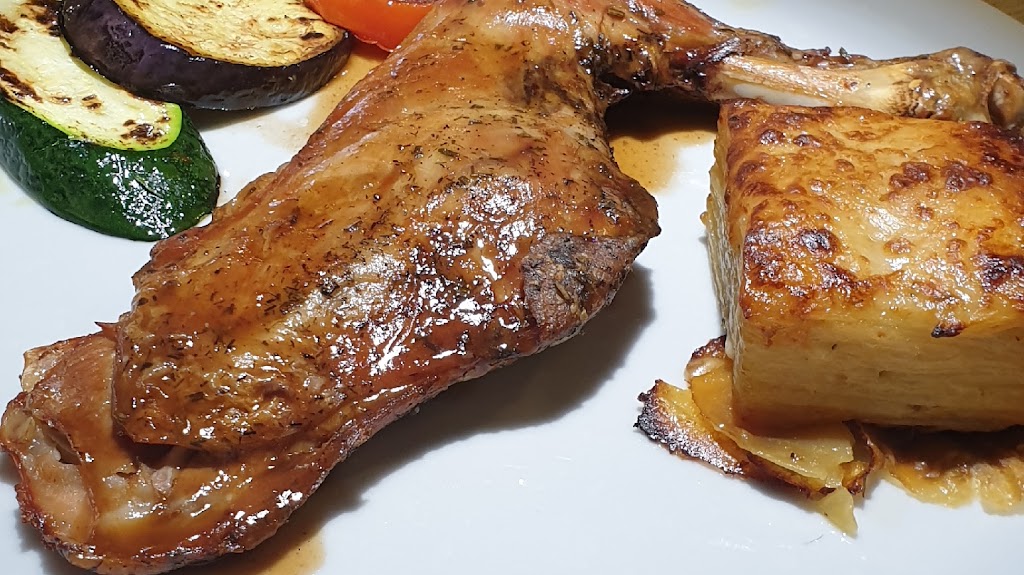 Meson Son Ferrer — Comida y bebida