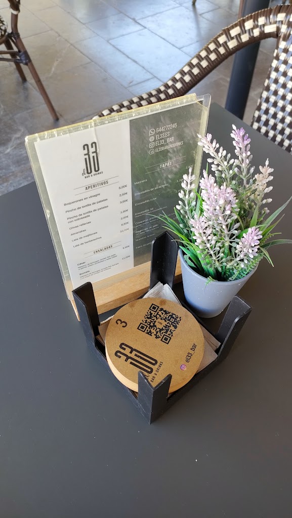 El 33 Bar & Drinks — Carta