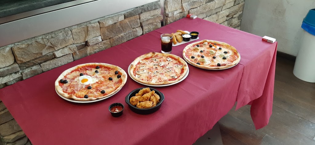 Luca Pizza — Comida y bebida