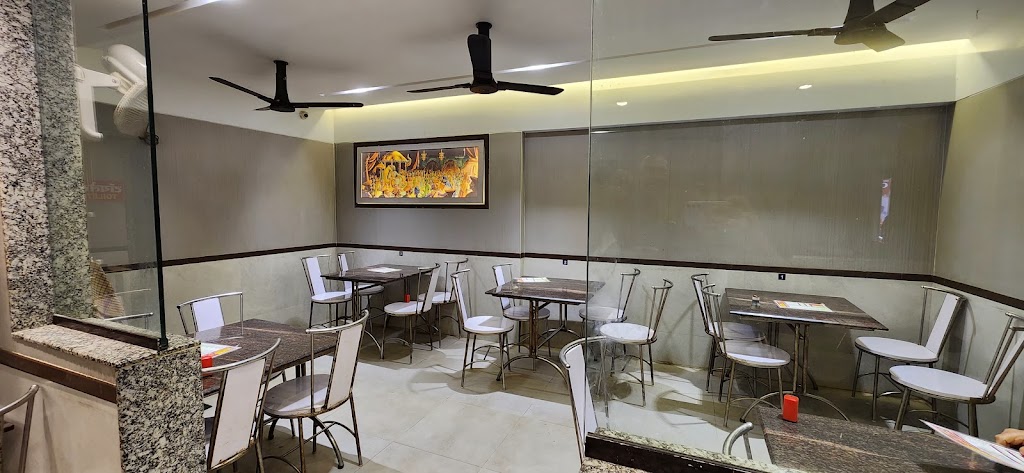 Manohar Hotel Lodge