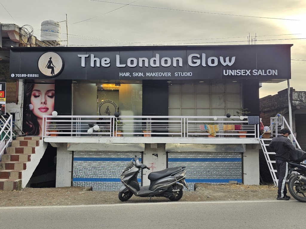 The London Glow Unisex Salon