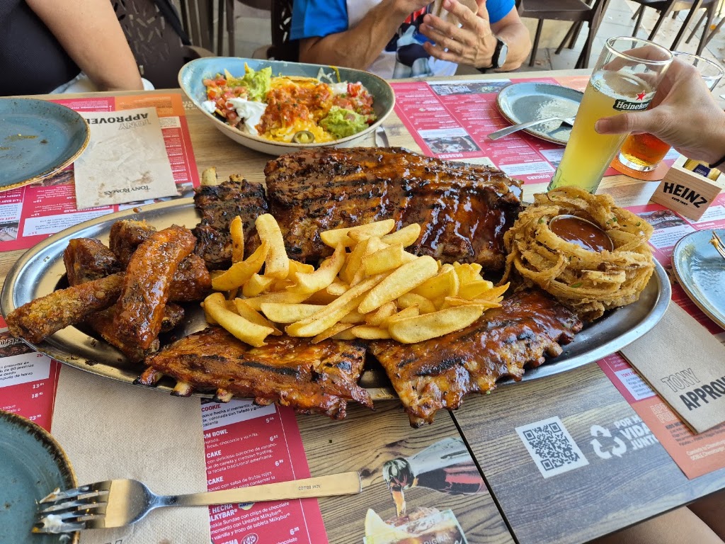 BAR BUFALO BILL 2 — Comida y bebida