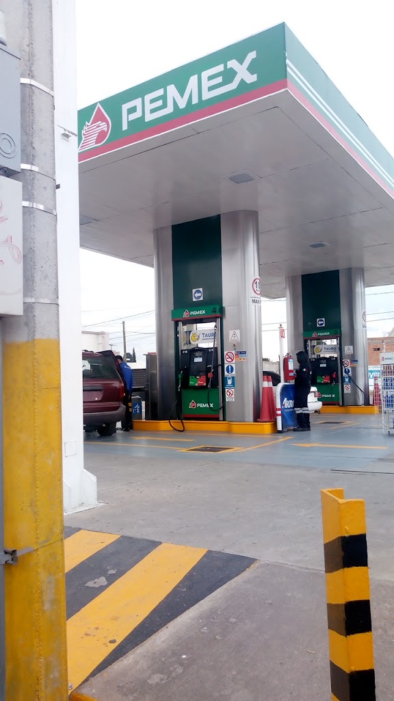 Gasolinera Pemex — Exterior