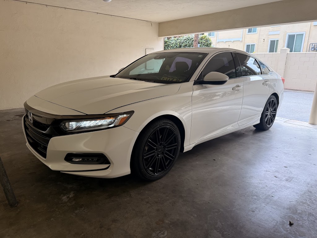Body Lines Collision Center in Freedom