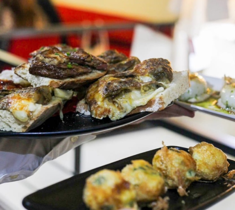 Restaurante Saboritja — Comida y bebida
