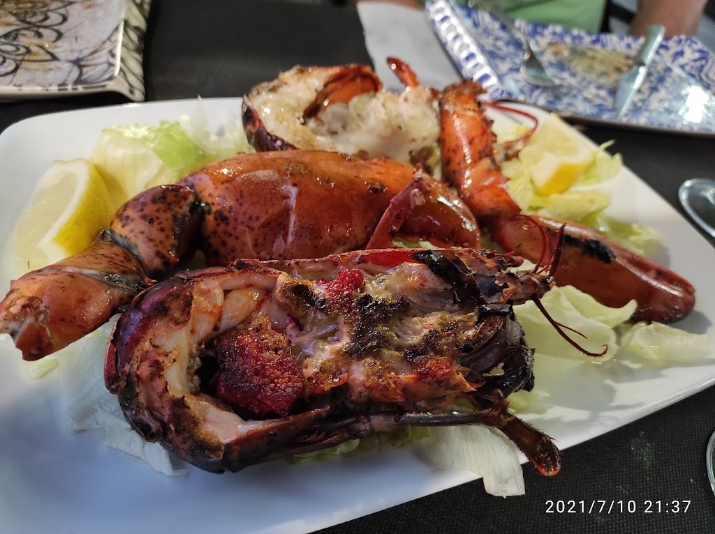 Casa Gallega Coma-Ruga — Comida y bebida